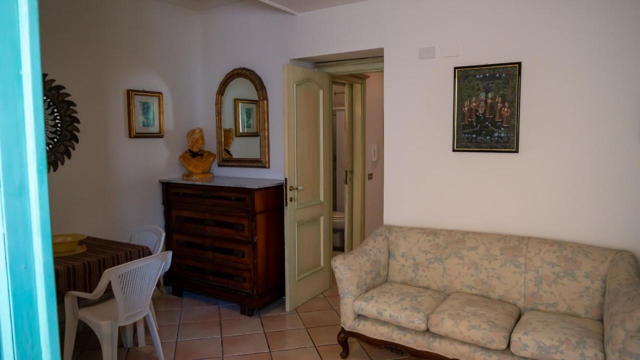 Suite Adorabile: Calasetta A 5 Min Dalla Spiaggia Exterior photo